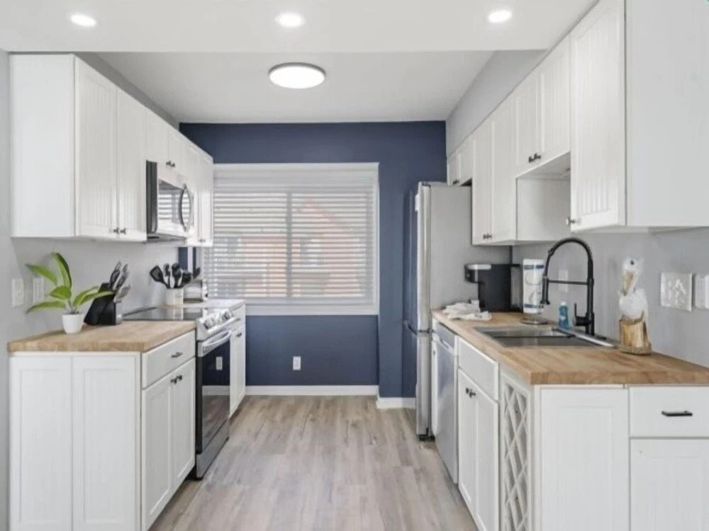 A Little Shore Thing 1 Bedroom Condo by RedAwning
