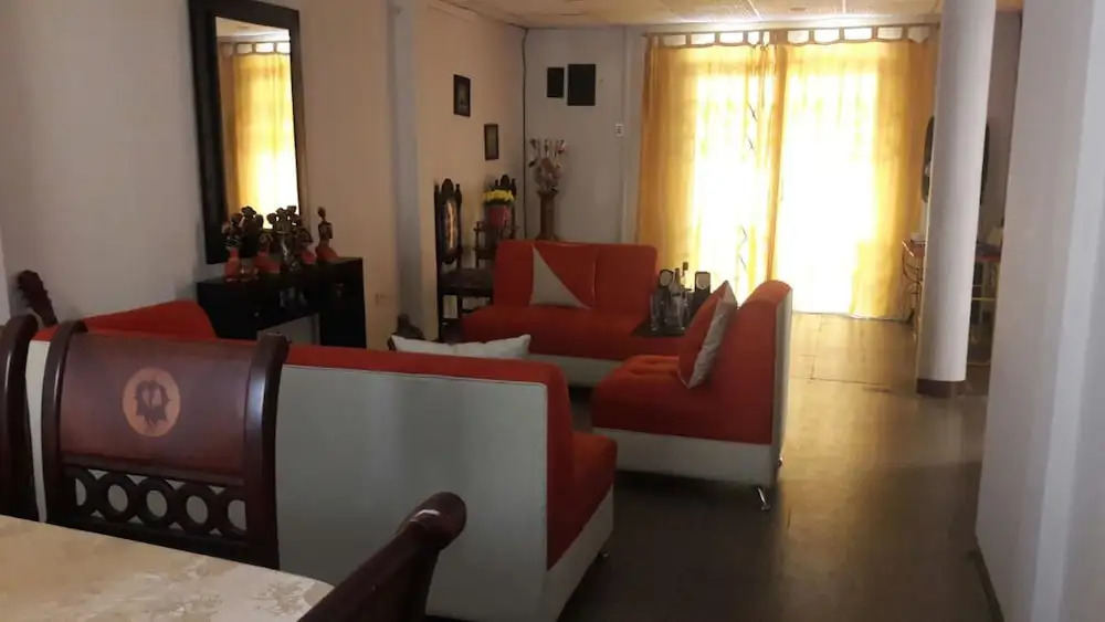 Casa Familiar Gye