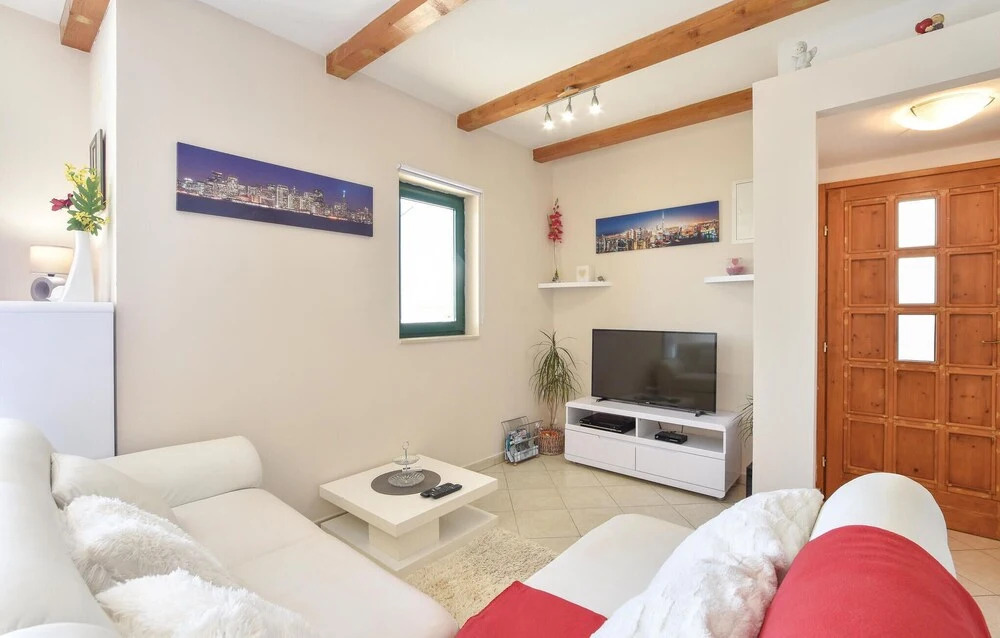 Stunning Home in Podstrana With Wifi and 3 Bedrooms