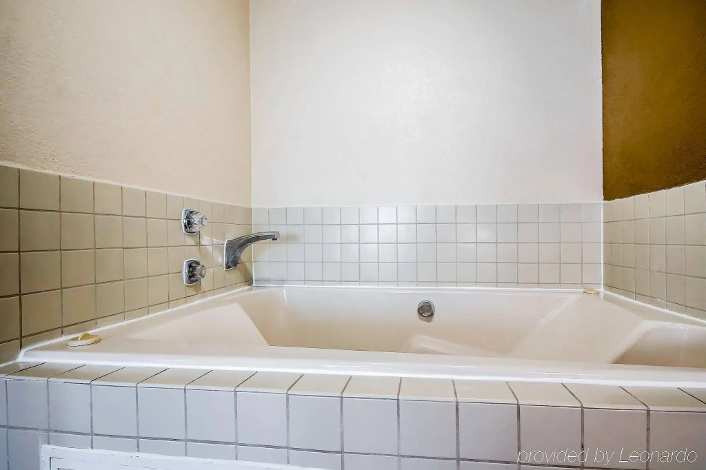 Quality Inn Coralville - Iowa River Landing