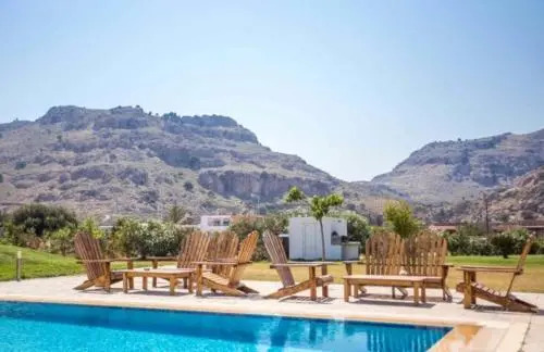 Kolympia Family Pool House