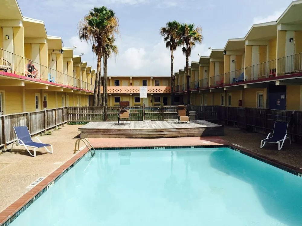 Pearl Inn