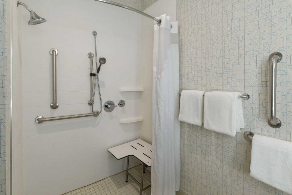 Holiday Inn Express Lawrence by IHG