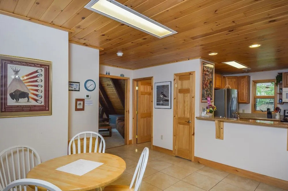 Lakeview Cottage