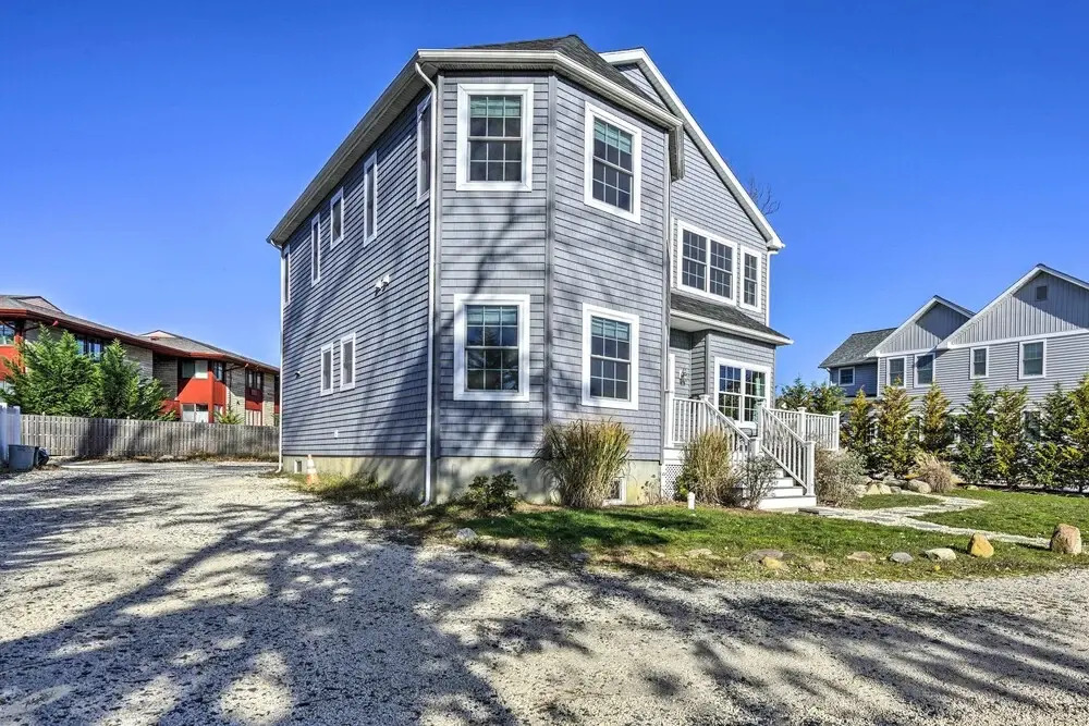 Charming Spring Lake Retreat, 1 Mi to Beach
