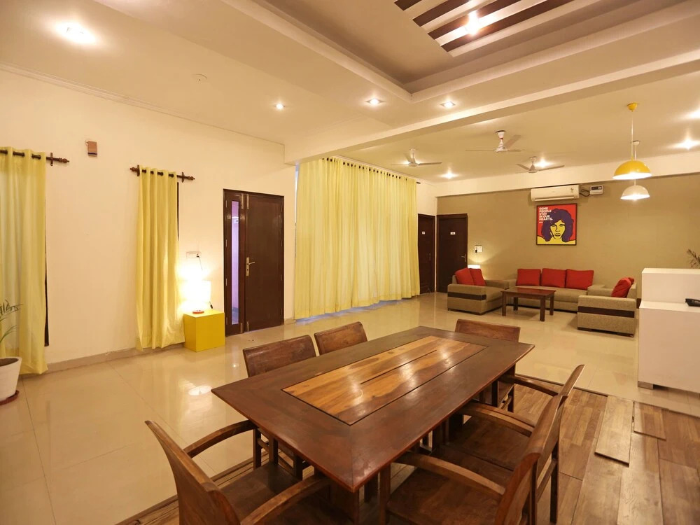 OYO Flagship Noida Expressway NSEZ