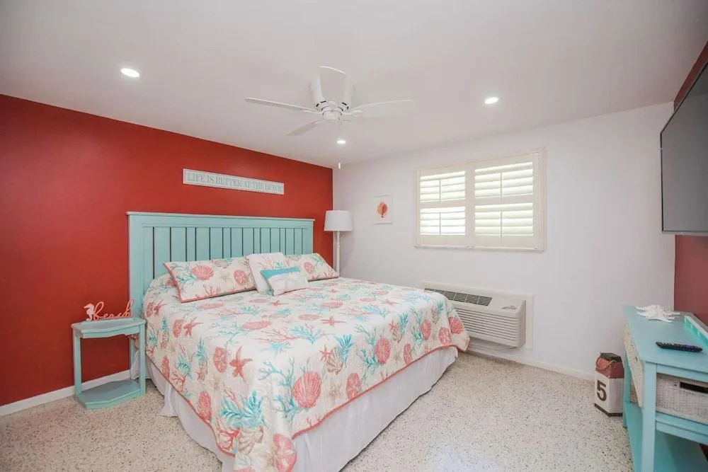 Captain's Quarters at Anna Maria Island Inn