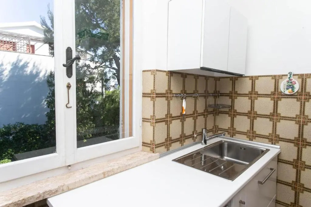 M121 - Marcelli, Trilocale Con Terrazzo a 80mt Dal Mare