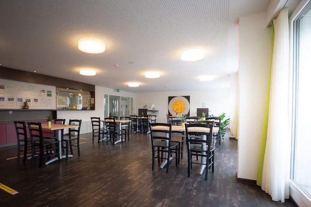 Nyon Hostel