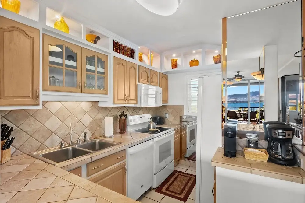 Menehune Shores 606 - Direct Ocean Front, Dramatic Ocean Views, Wi-fi, Split AC!