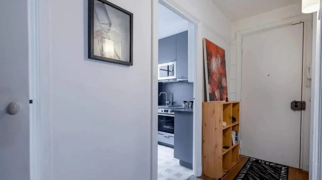 Neuilly-Sur-Seine F2 En Rez de Chaussee (Adults Only)