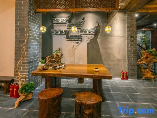 Jiangnan Deyuelou Hotel