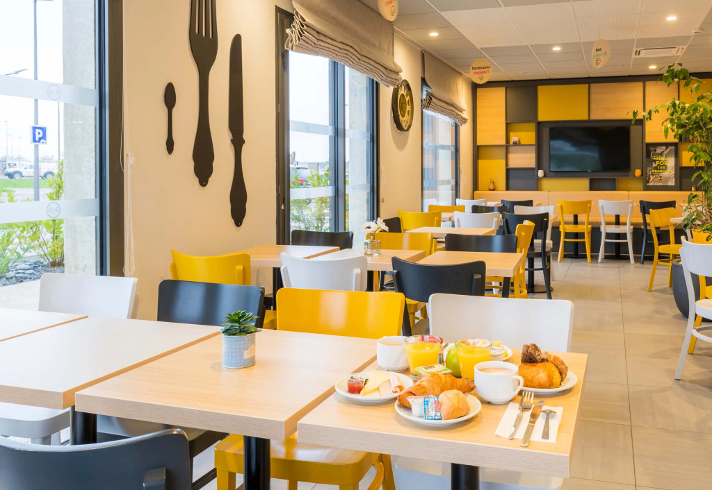 B&B HOTEL Troyes Magasins dusine