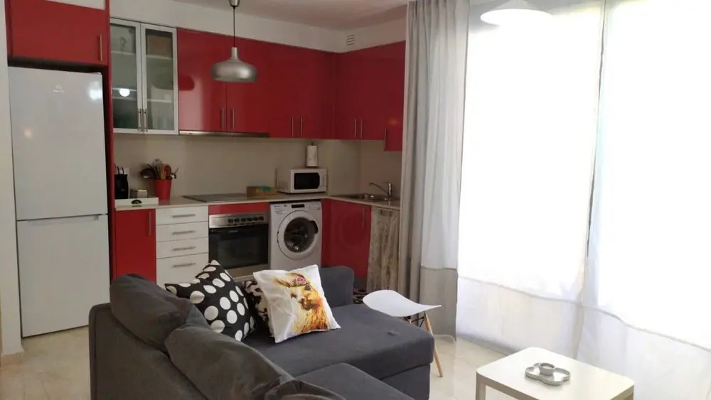 New and Beautiful Apartment in a Quiet Area Very Close to the Beach