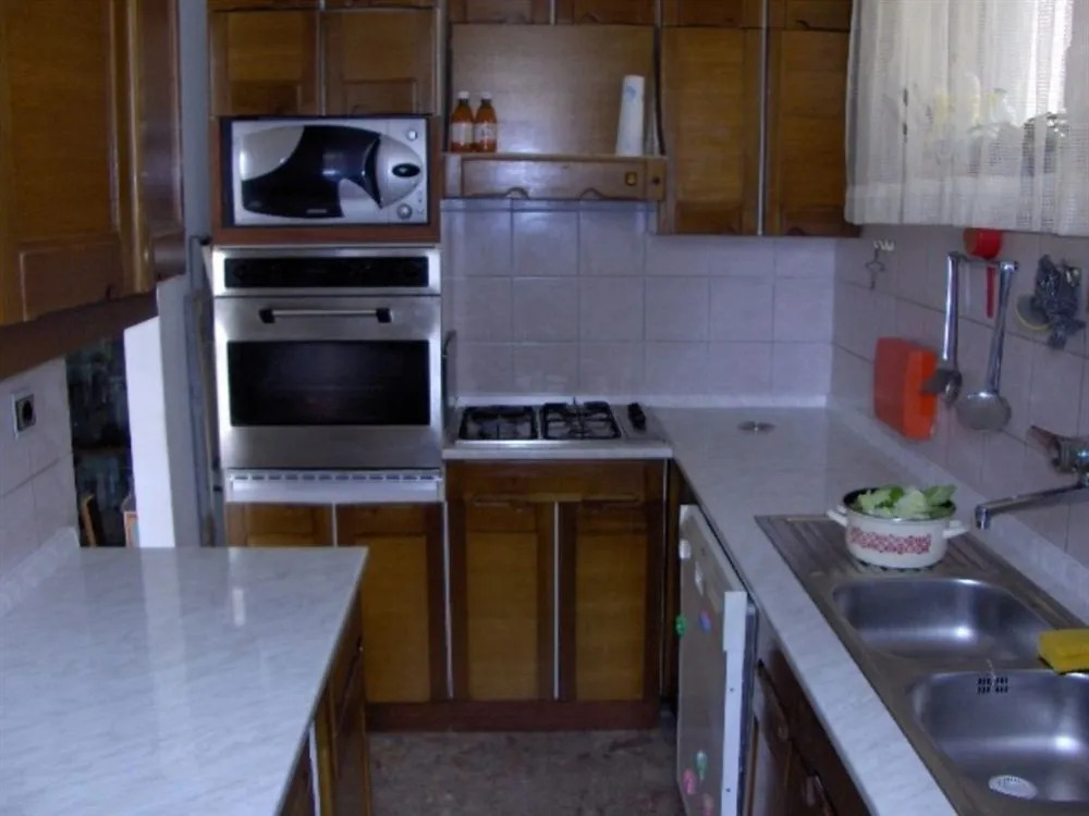Apartment & Rooms House with Garden