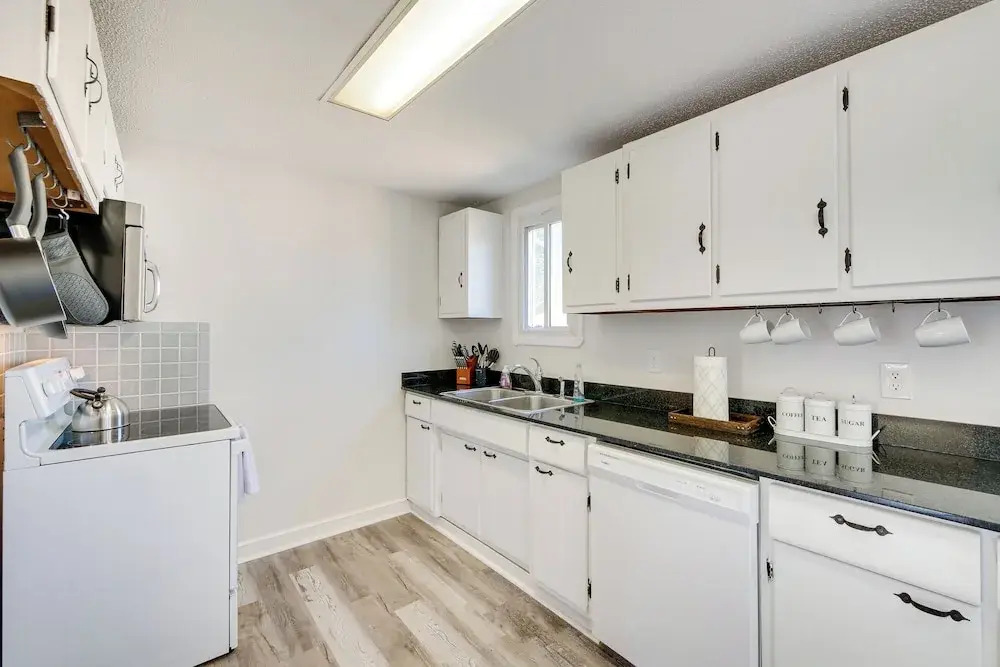 Cleveland Home w/ Fenced Yard ~ 10 Mi to Downtown!