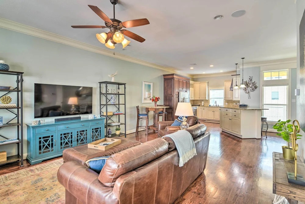 Corpus Christi Home w/ Golf Cart: Walk to Beach