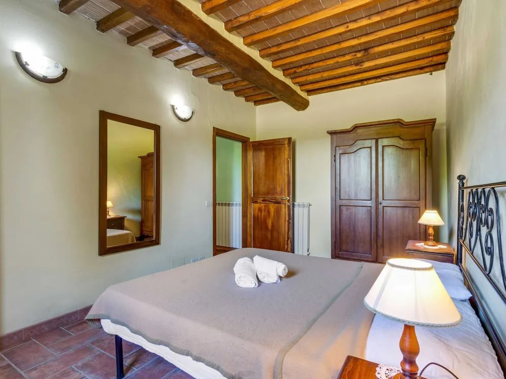 Scenic Apartment in Casole D'elsa With Pool