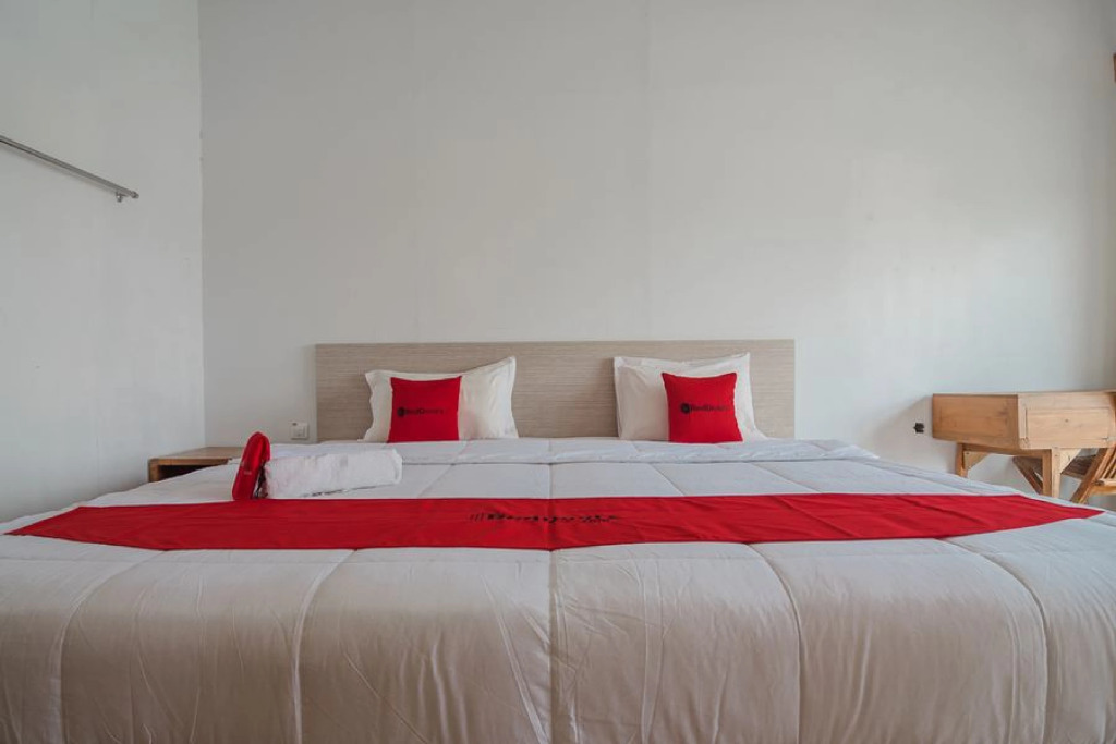 RedDoorz near Pantai Coastarina Batam