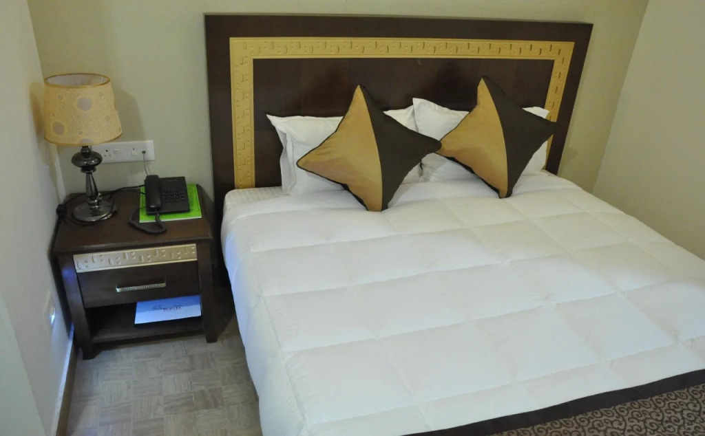 FabHotel Silk Route