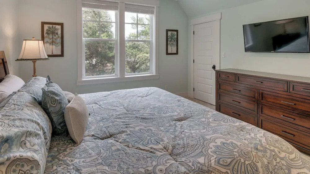 Private Pool and Gulf Side in Seagrove + Beach Service