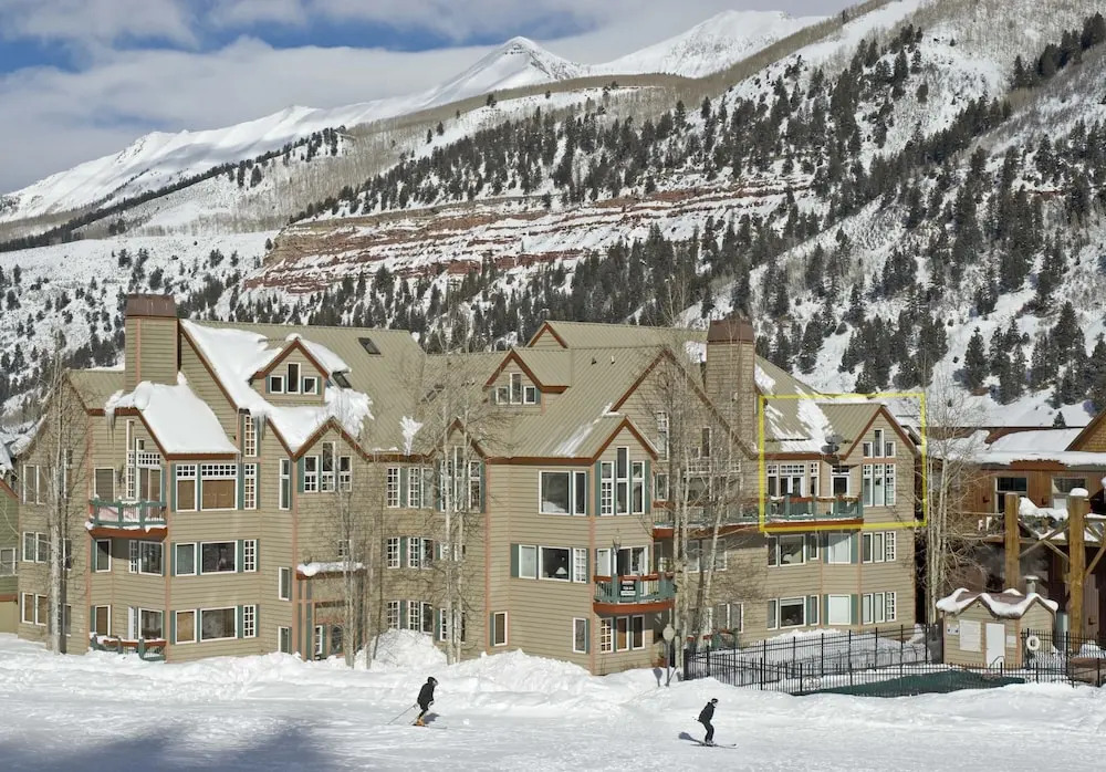 Slopeside Paradise Penthouse At Lift 7, Views, Fireplace, Deck, Hot Tub 3 Bedroom Condo by RedAwning