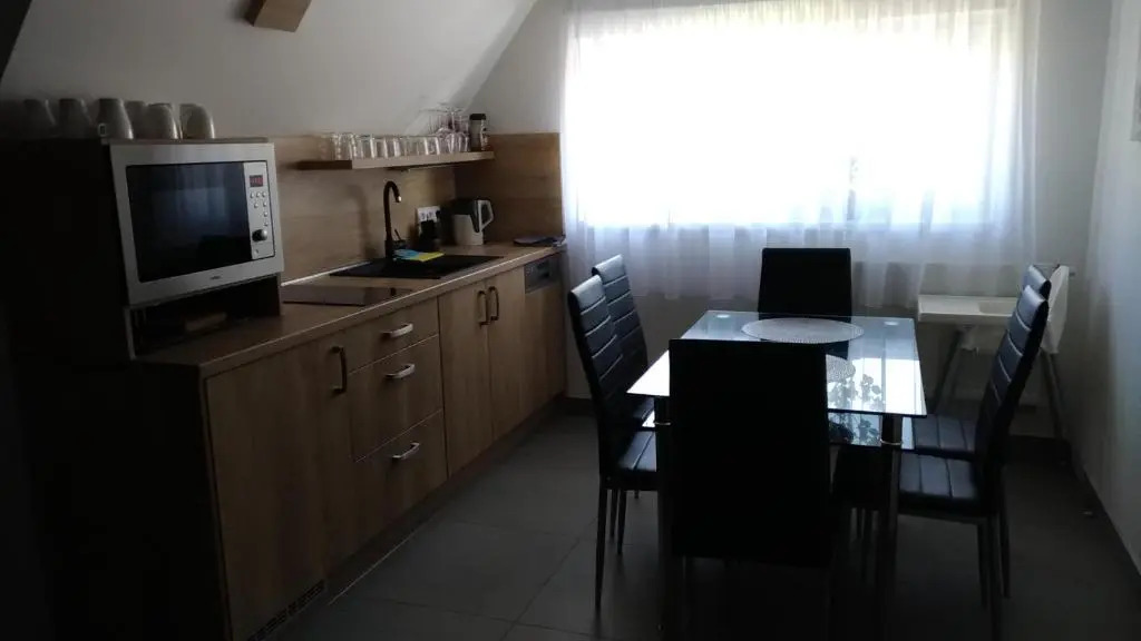 Penzion Kometa - rodinný pobyt u Novomlýnských jezer s komfortem, restaurací a dětskou zónou