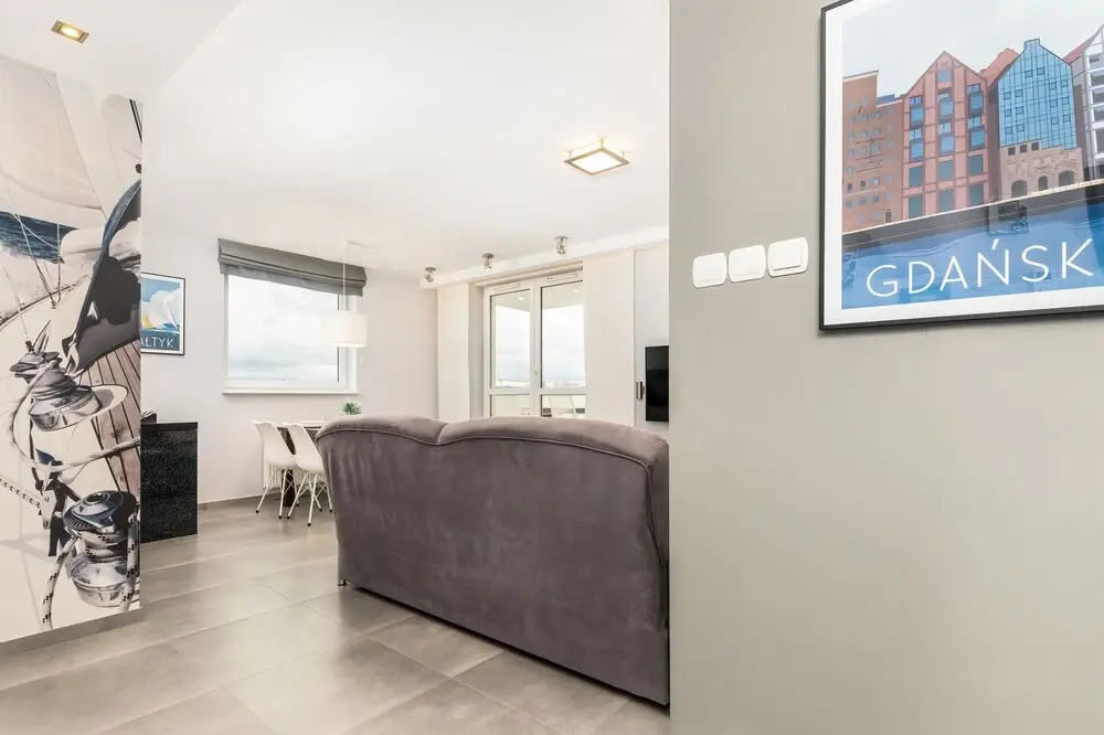 City and Sea View Apartment by Renters
