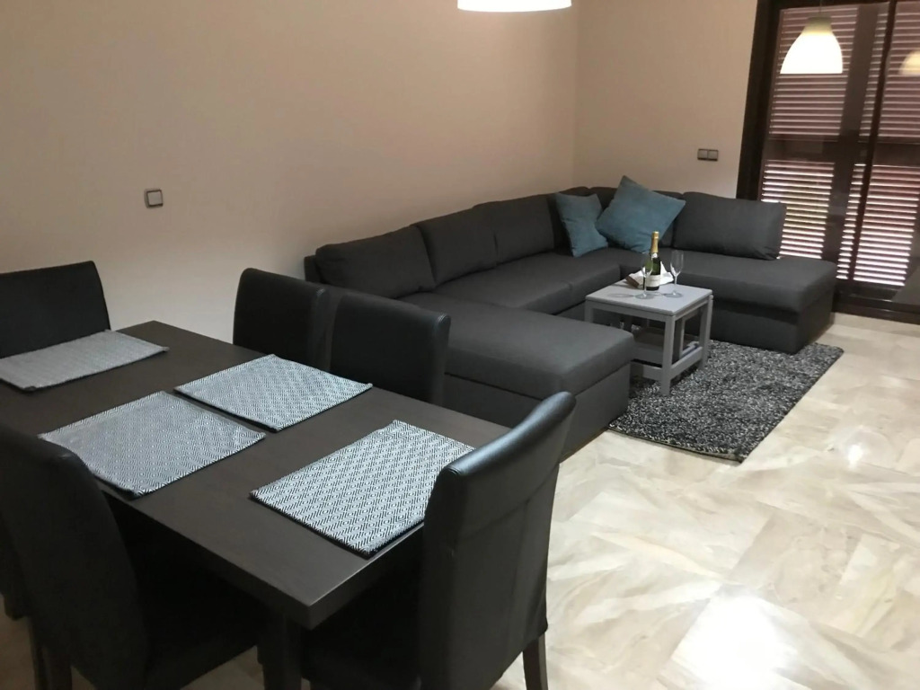 Luxury apartment set in Doña Julia Golf Course