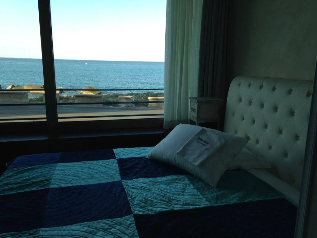 Palace Blu Mare