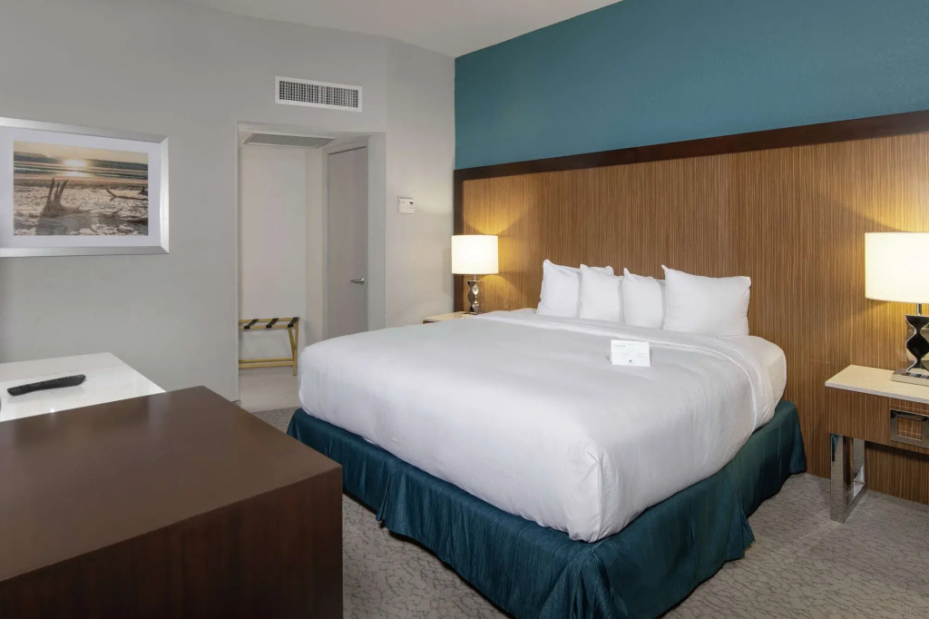 DoubleTree by Hilton Hotel Jacksonville Airport