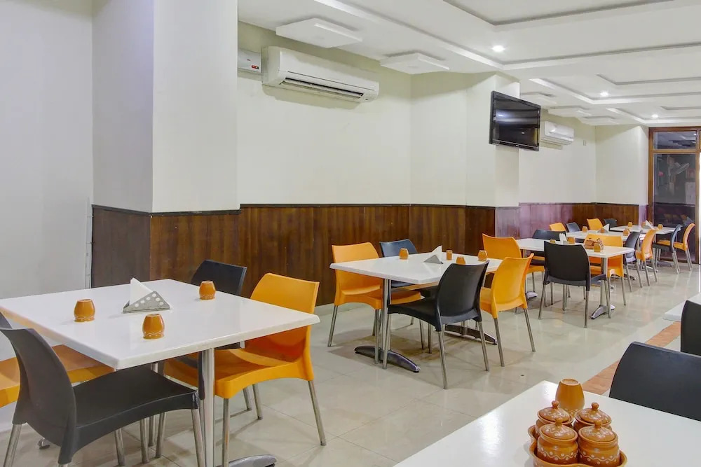 OYO 10596 Hotel Indu
