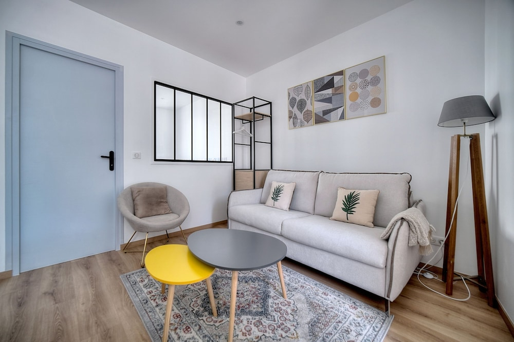 Moderne 2 pi ces c ur du Quartier Suquet A1b261
