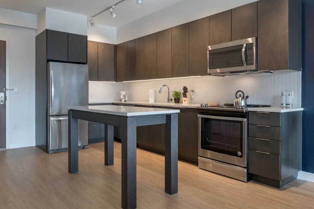 Home Away Luxury Apartments at Warren