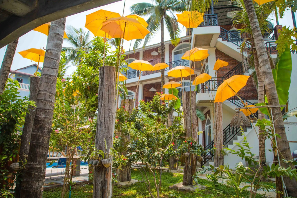 The Coconut House Hotel