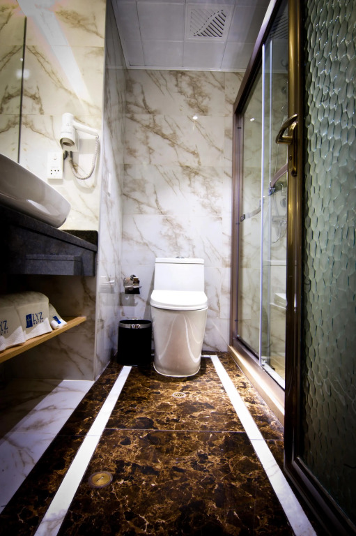 Lyz Business Hotel