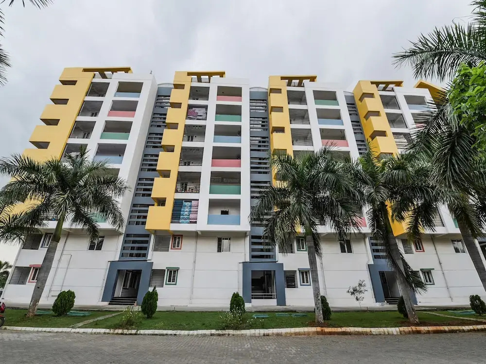 OYO 16653 Green City Service Apartment