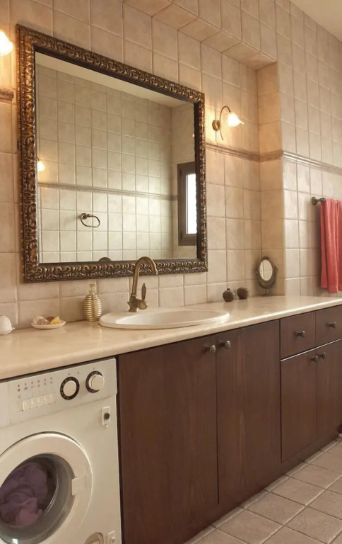 Beautiful Home in Finikia With Wifi and 3 Bedrooms
