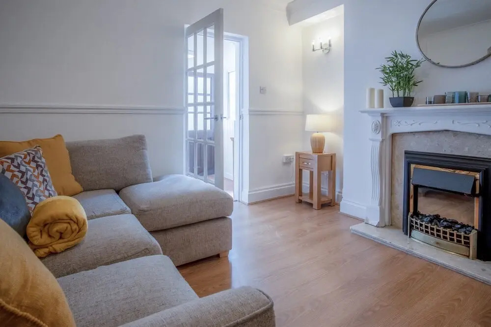 Ivy Cellar - 1 Bedroom Apartment - Tenby