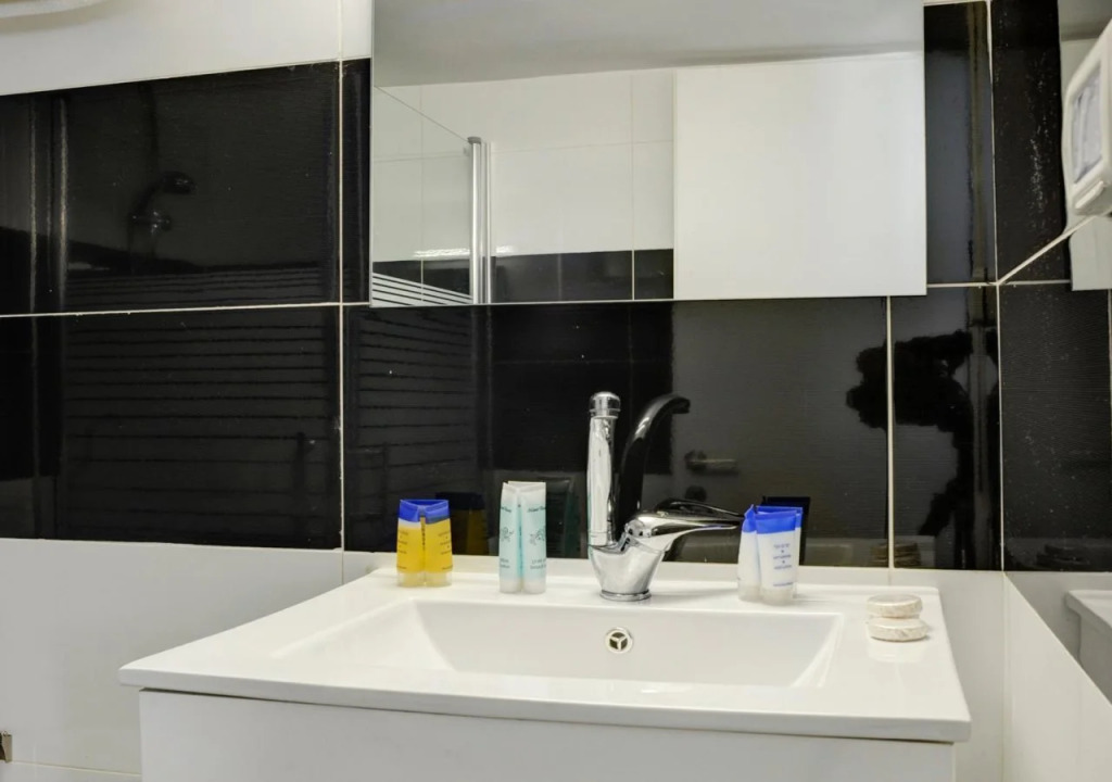 Liber Tel Aviv Sea Shore Suites BY RAPHAEL HOTELS