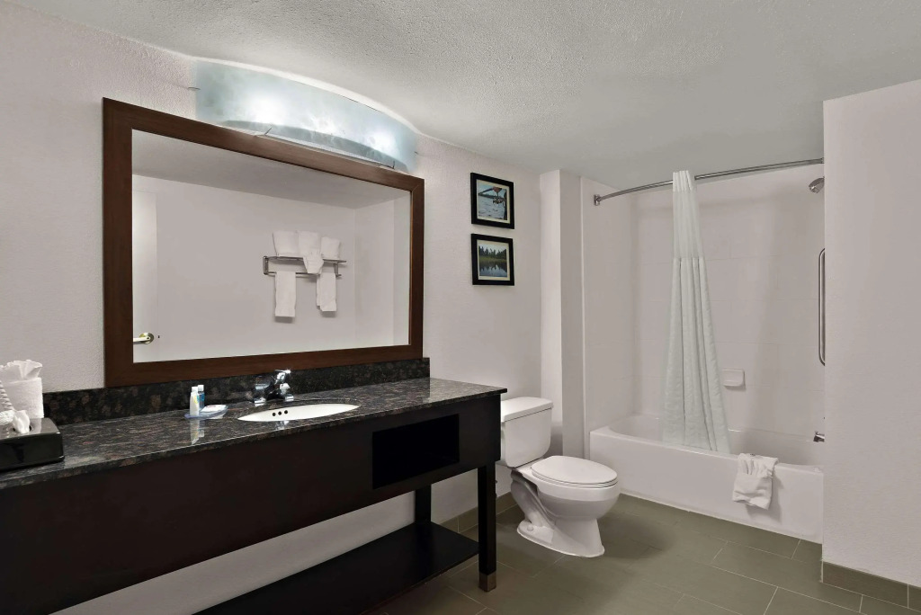 Comfort Inn & Suites Santee I-95