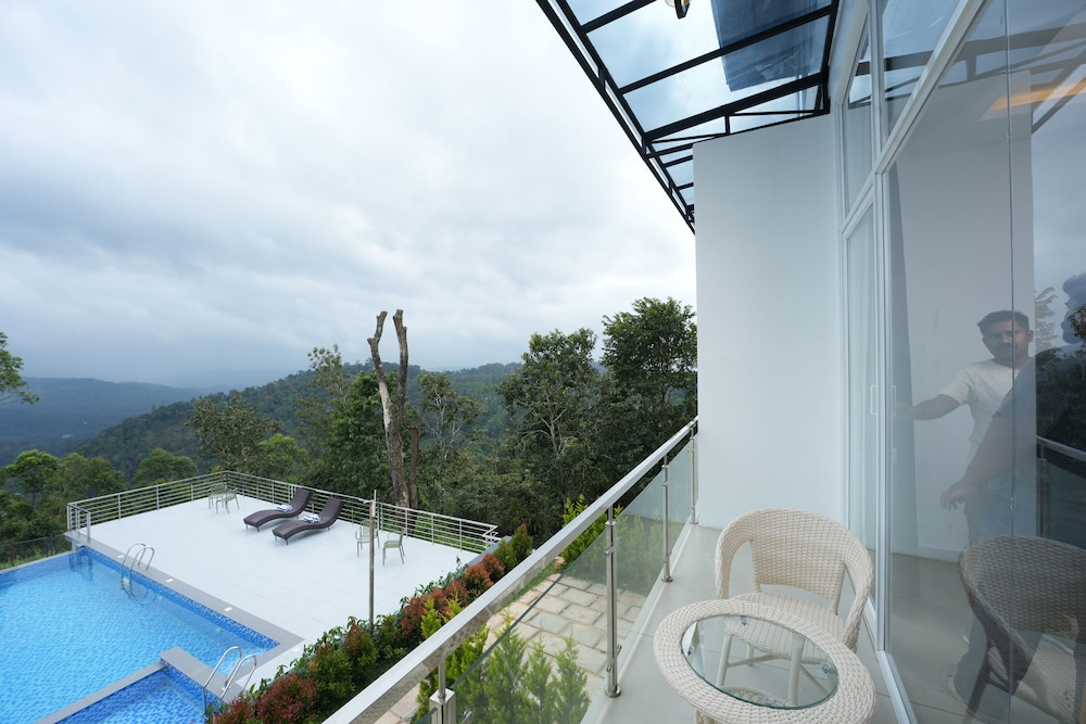 Zeezmount Resorts & Spa Munnar