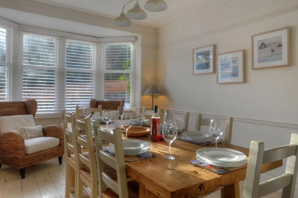 2 Hadleigh Villas