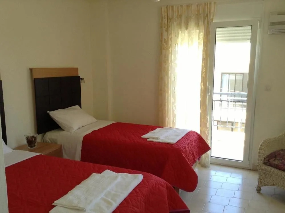 Hotel Maravelias