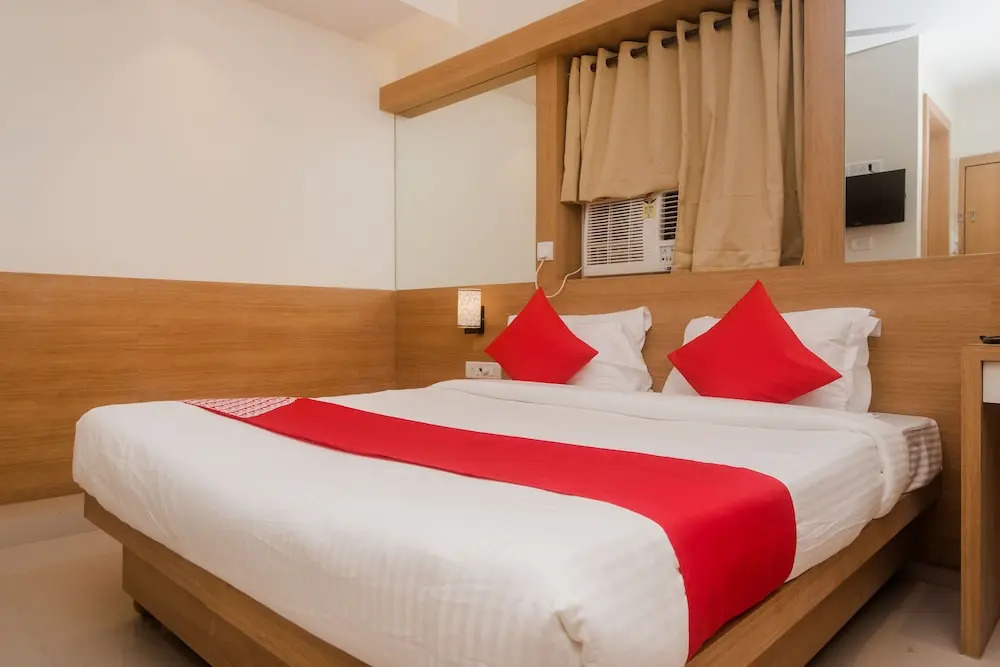 FabHotel Starwood Residency - 100M From Dr DY Patil Stadium