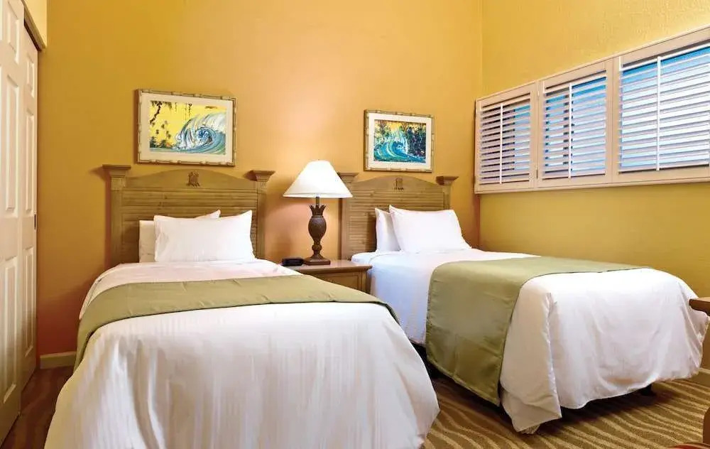Kapaa Shore 117 by RedAwning