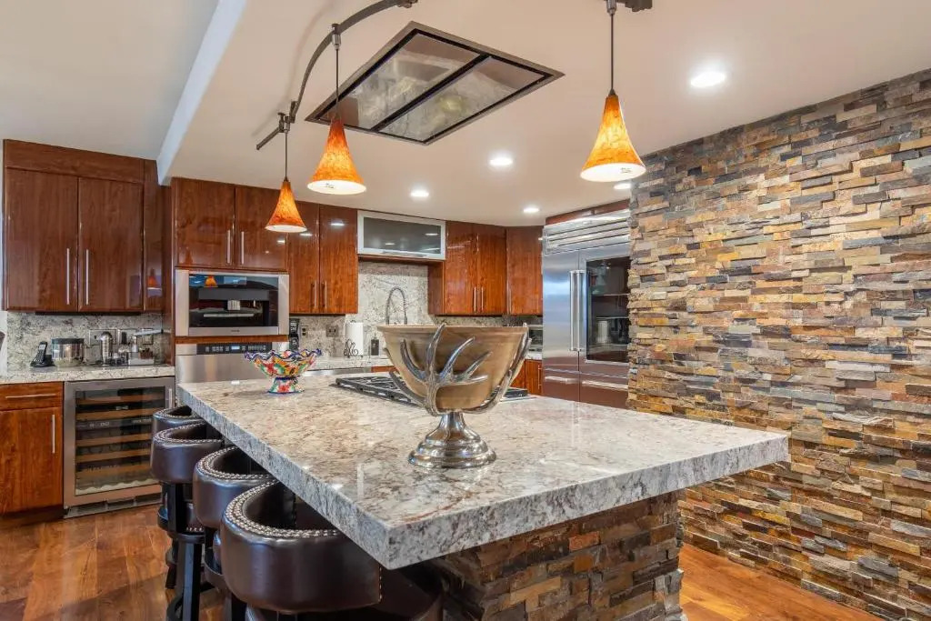 601 Deer Valley Drive