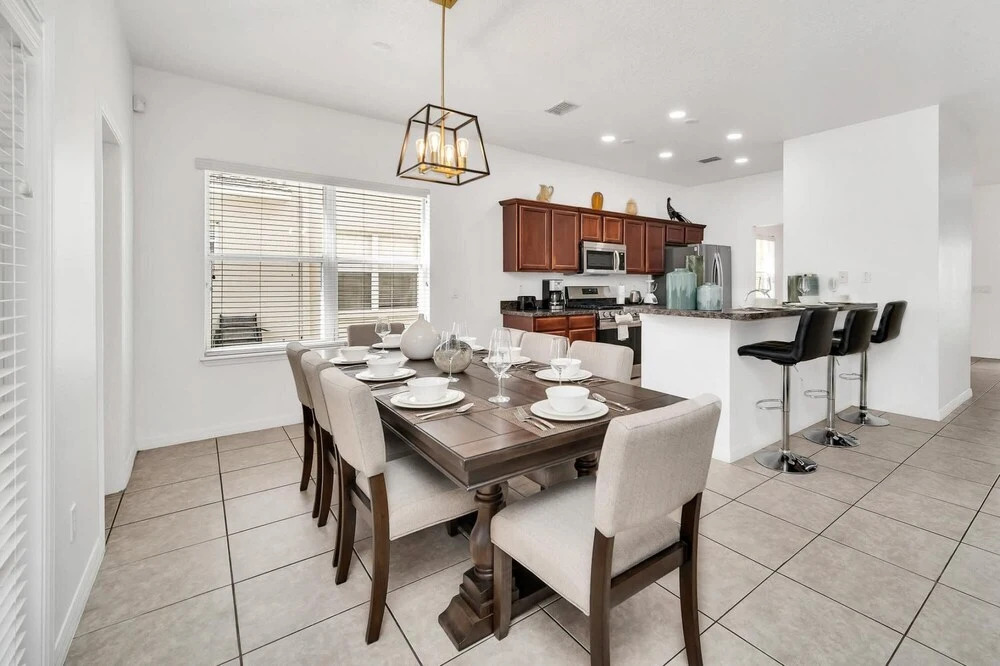 6BR Home w Pool Hot Tub Theater - Near Disney