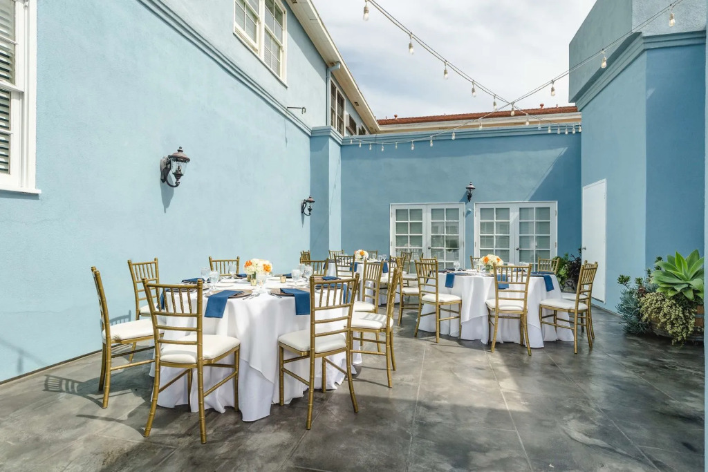 The Lafayette Hotel, Swim Club & Bungalows