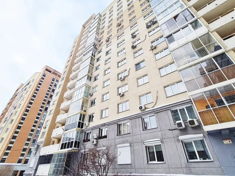 Apartaments Novosibirska, st. Kirova, 27/3-2 Floor